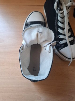 Zapatillas Unisex Negras y Blancas