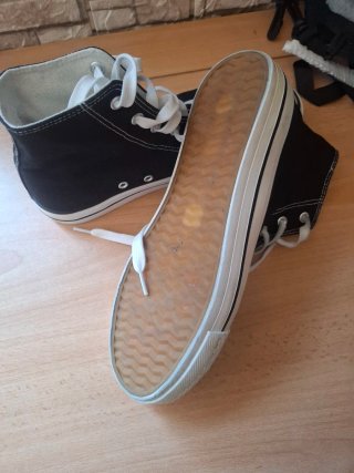 Zapatillas Unisex Negras y Blancas