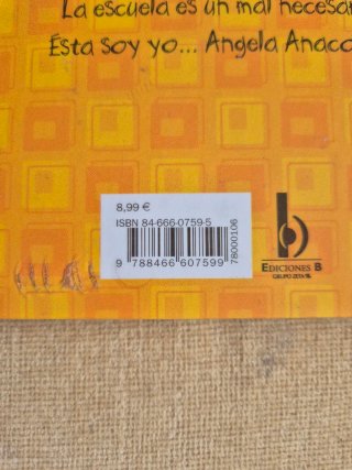 Libro Ángela Anaconda