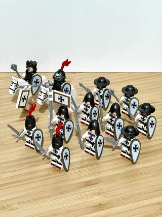 MOC LEGO Minifiguras Caballeros Cruzados