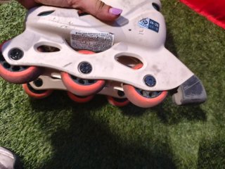 Patines en línea blancos y rojos talla 26-28