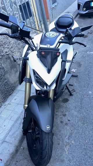 Moto Qj motor 125cc SRK
