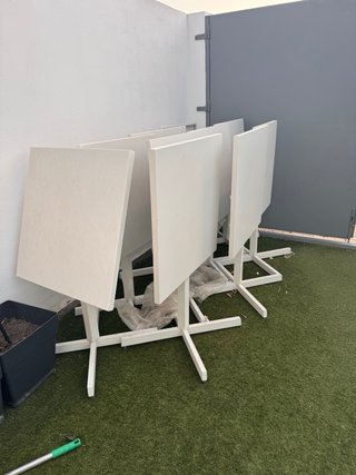 12 Tavoli da terrazza bianchi in metallo pieghevoli