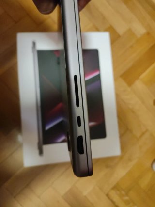 MacBook Pro m2 pro 16GB/512GB
