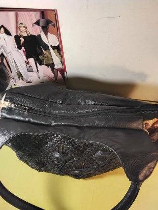 Borsa estiva intrecciata nera