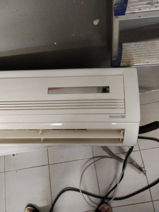 Aire Acondicionado Split Blanco marca Roca