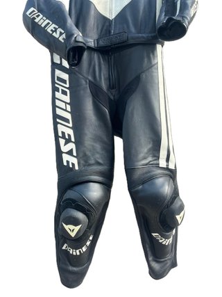 Mono Dainese 2 piezas Talla 52. (cuero integral)