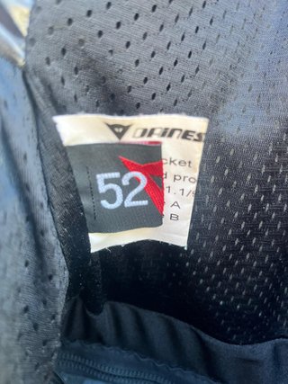 Mono Dainese 2 piezas Talla 52. (cuero integral)