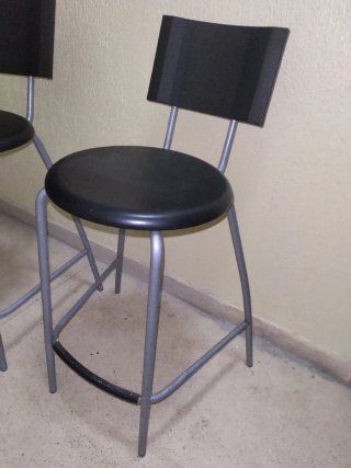 TABURETES ALTOS Apilables IKEA