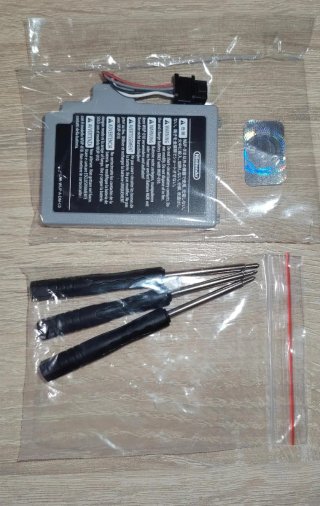 Batteria originale GamePad Wii U + cacciaviti