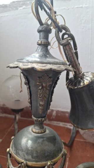 Lámpara antigua. Plafon de techo para salón.