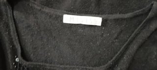 Jersey negro con pedrería