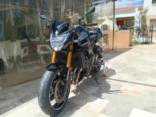 Yamaha FZ8 Fazer 800 Negra