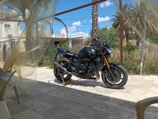 Yamaha FZ8 Fazer 800 Negra