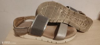 Sandalias planas mujer doradas y plateadas