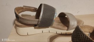 Sandalias planas mujer doradas y plateadas