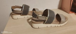 Sandalias planas mujer doradas y plateadas