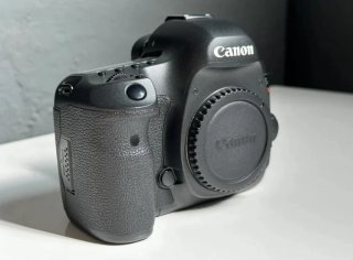 Canon EOS 5DSR