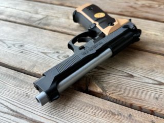 Resident Evil Beretta 92F Samurai Edge