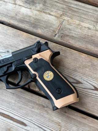Resident Evil Beretta 92F Samurai Edge