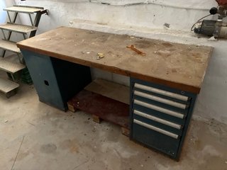 Banco de trabajo robusto con cajonera