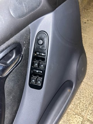 Molduras puertas Seat Leon delanteros