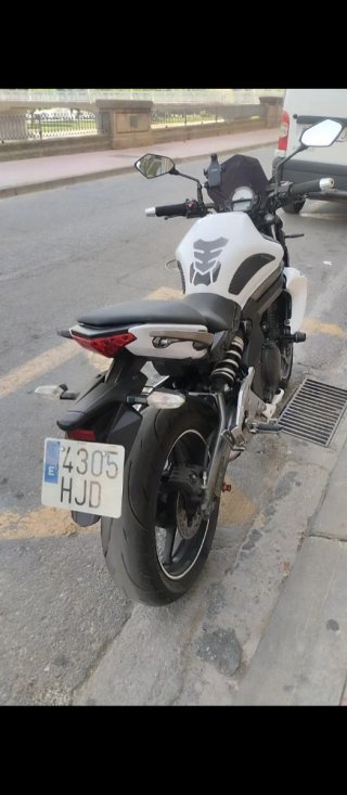 Kawasaki ER6n 650cc Blanca