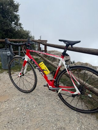 Bicicleta de carretera WRC Carbon Roja