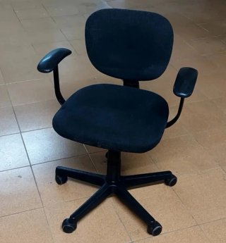 Silla de oficina giratoria con ruedas