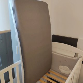 Cuna infantil blanca