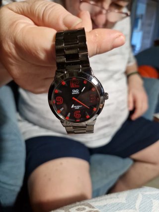 Orologio Q&Q Nero e Rosso