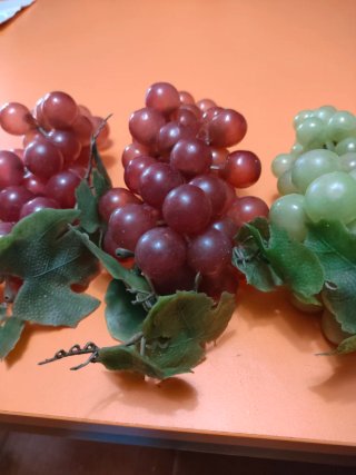 4 racimos uvas plástico vintage años 60