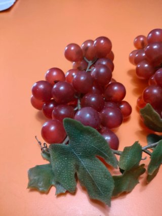 4 racimos uvas plástico vintage años 60