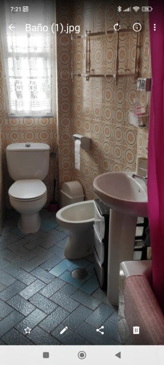 Lavabo, WC y grifo