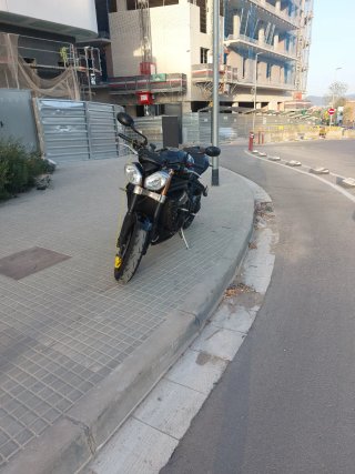 Triumph Speed Triple 1050 Negra