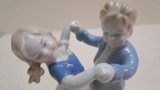 Statuina Bambini Danzanti Porcellana