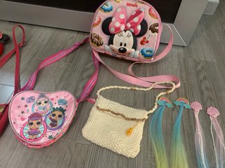 6 bolsos infantiles Desigual, Minnie, Disney 18€