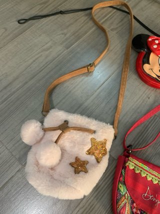 6 bolsos infantiles Desigual, Minnie, Disney 18€