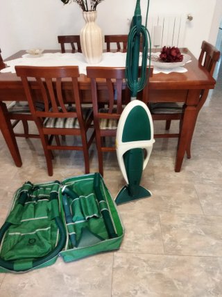 Scopa elettrica Folletto VK 131 + accessori