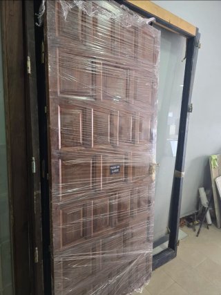 Puerta madera castellana