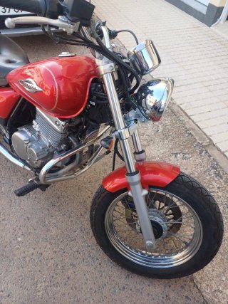 Suzuki Marauder 250cc Roja