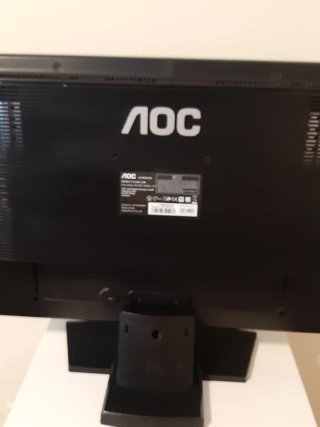Pantalla AOC Plata y Negra
