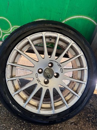 Llantas OZ Racing 17 4x100 con Neumáticos
