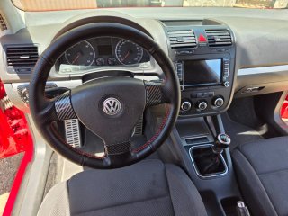 Se vende Volkswagen Golf V o se cambia por tractor