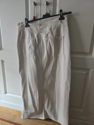 Falda Zara efecto piel beige Talla L