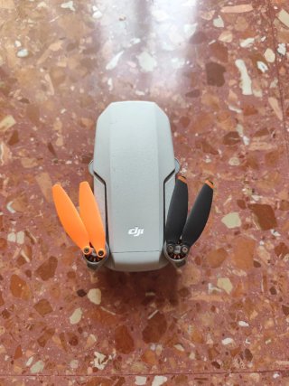 Dron DJI Mini 2 - Ultraligero 4K
