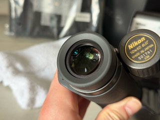 Nikon EDG 10x42 Prismáticos
