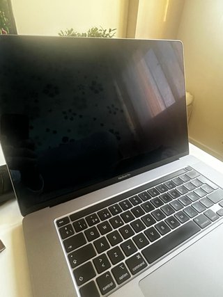 MacBook Pro 16 Intel i9 16GB RAM