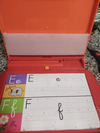 Joc aprèn a escriure