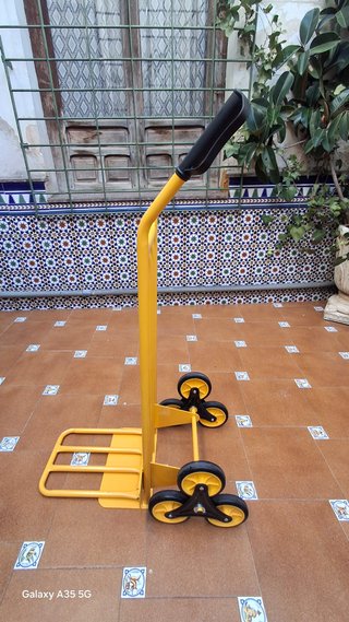 Carretilla Seminueva plegable para escaleras